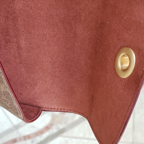 COACH SUNGLASS CASE BAG CHARM SIGNATURE W/TEA ROSE TURNLOCK:NWT 89408 - Picture 12 of 14